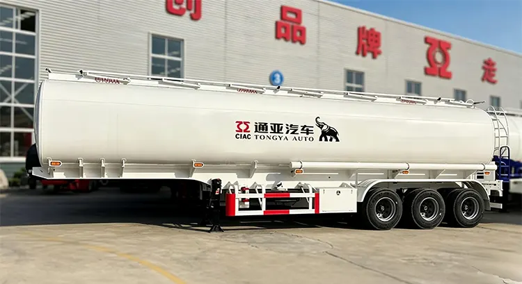 Tongya 45000L Oil Tanker Semi Trailer Delivered to Ghana